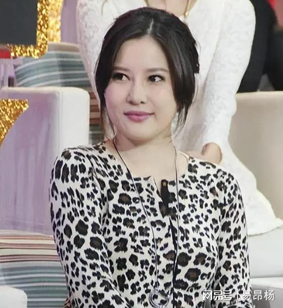 侯耀文老婆帽子戴志诚如今怎么了与袁茵结婚17年被外界扣上抢(图9)