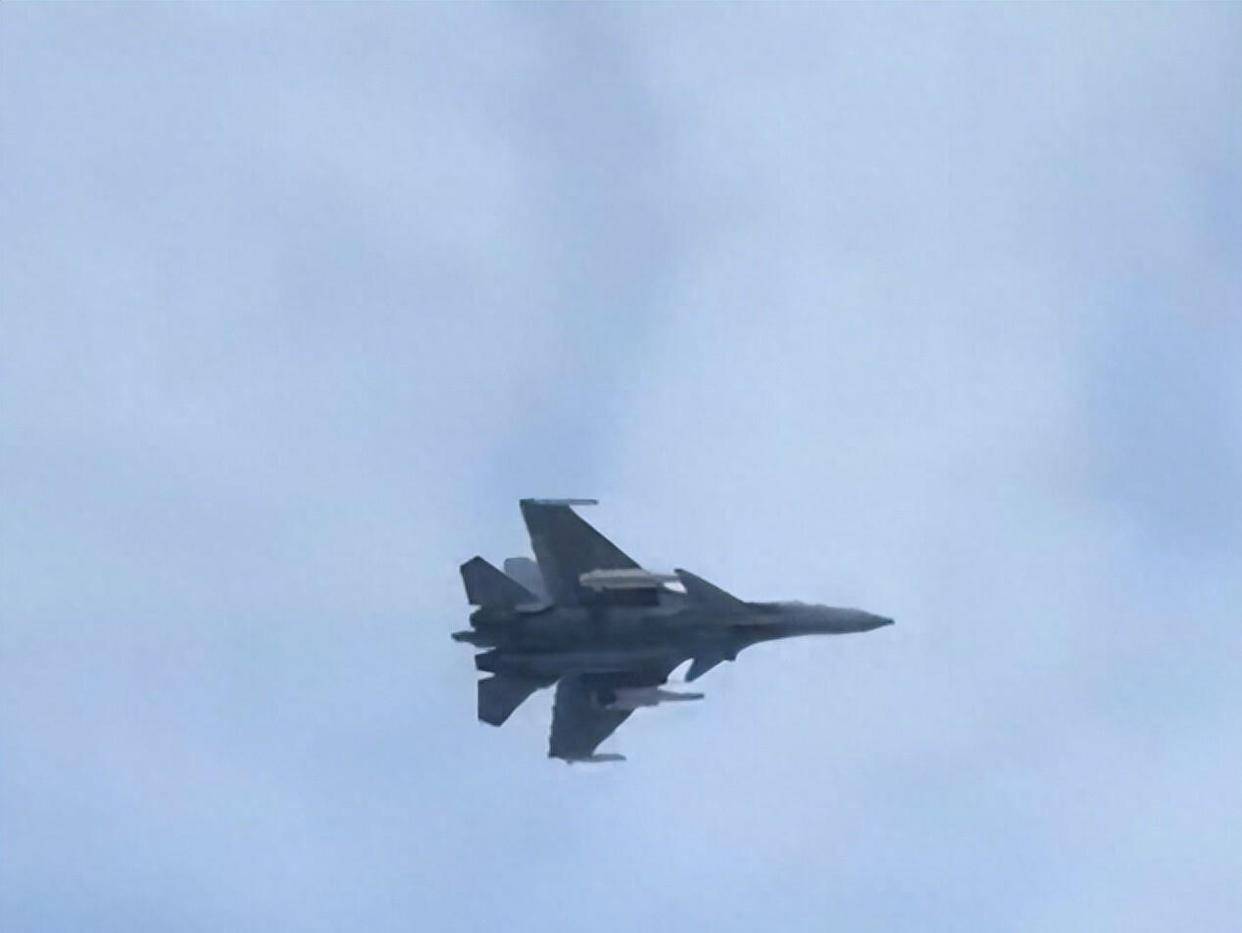 突防、500公里射程专门克制美航母远海战力拉满重大官宣！歼-15T搭载鹰击-15导弹5倍音速(图2)